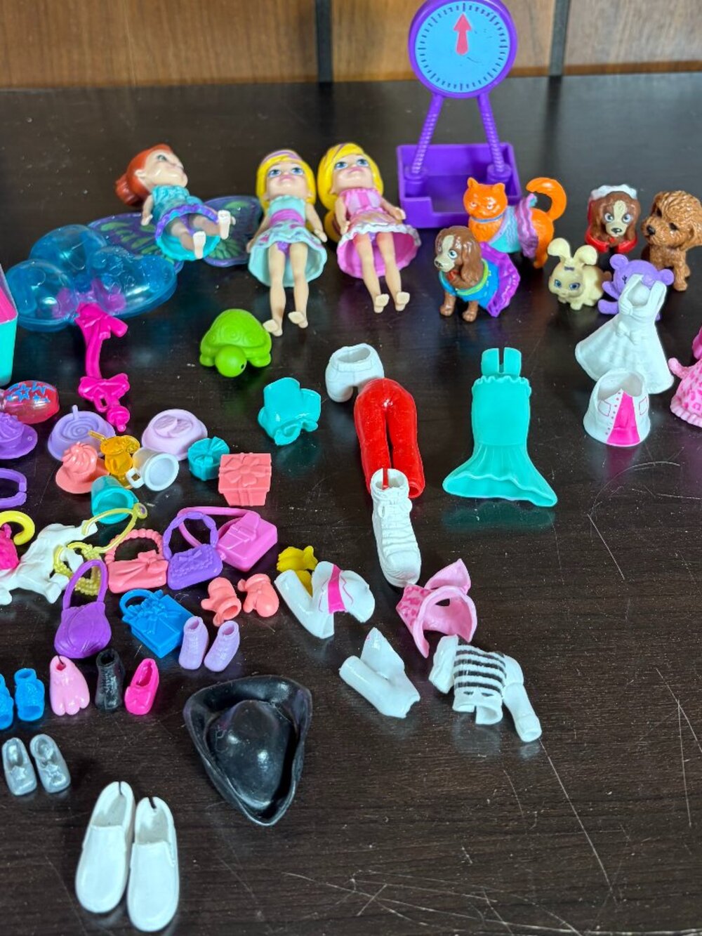 Lof of Assorted 3 inch Polly Pockets Fashion Dolls, Pets, Flexible Rubber Access